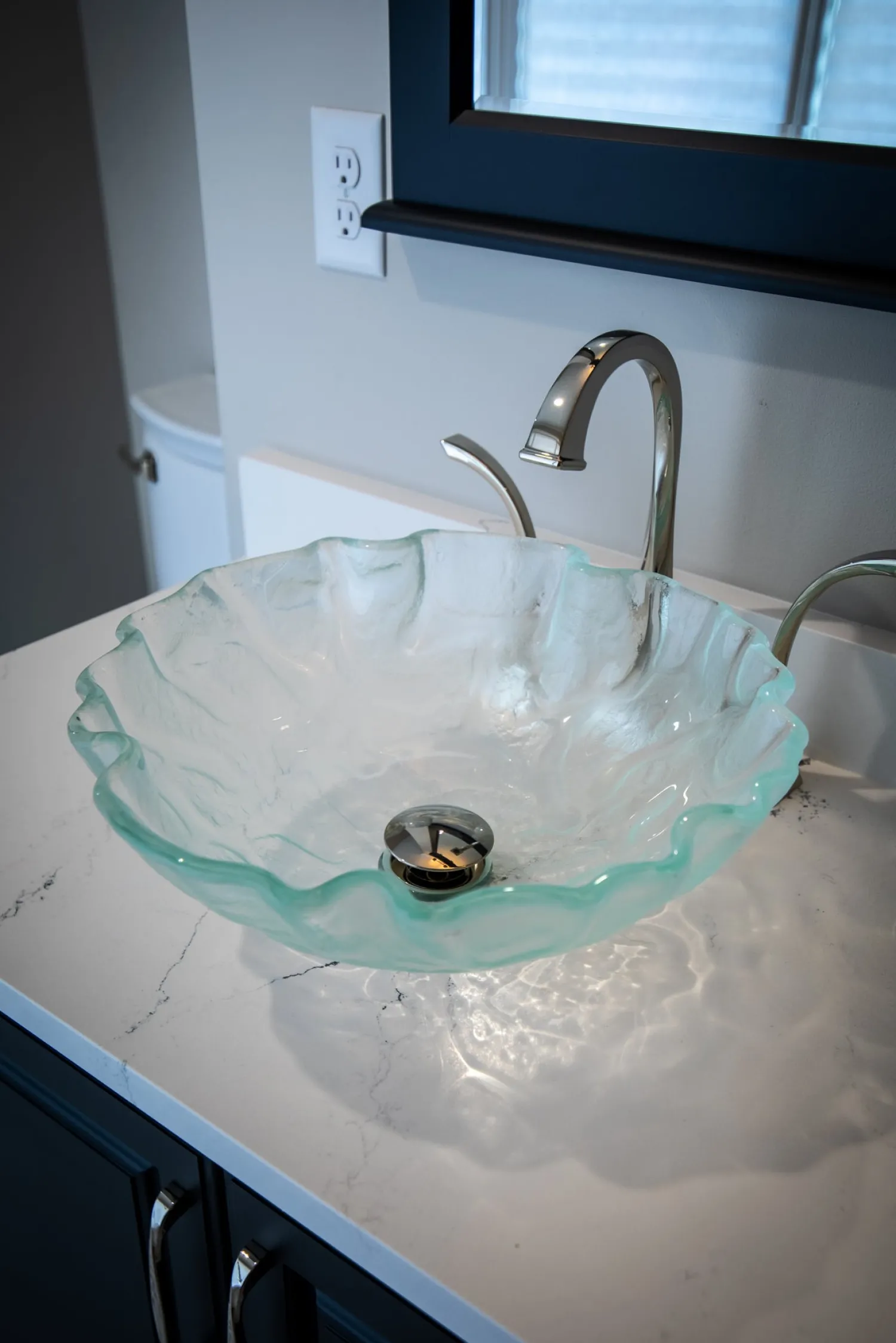 Discount Clear Freeform Wave Glass Vessel Sink Above Counter / Vessel Sinks