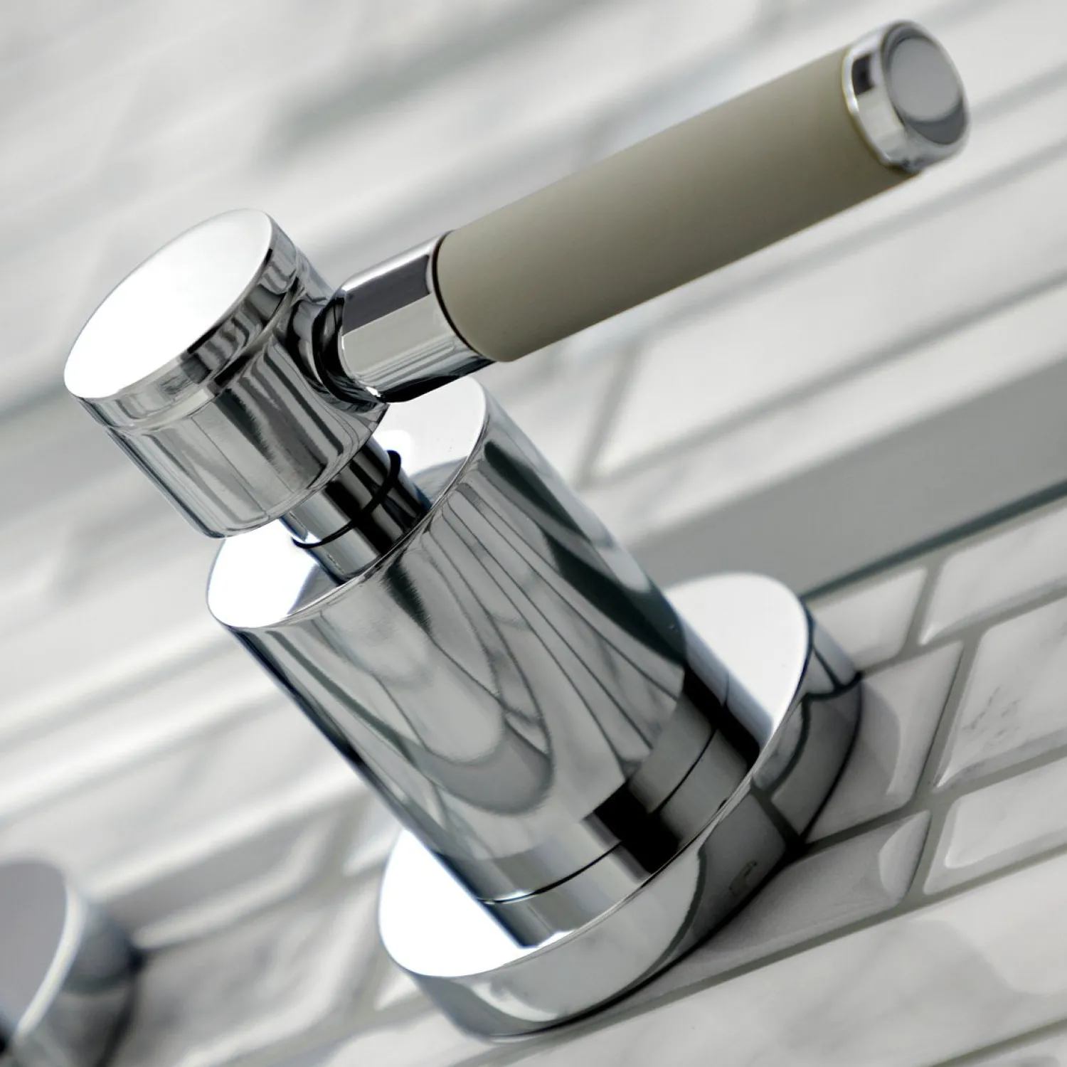 Outlet Concord 2-Handle Wall Mount Bathroom Faucet Wall Mount