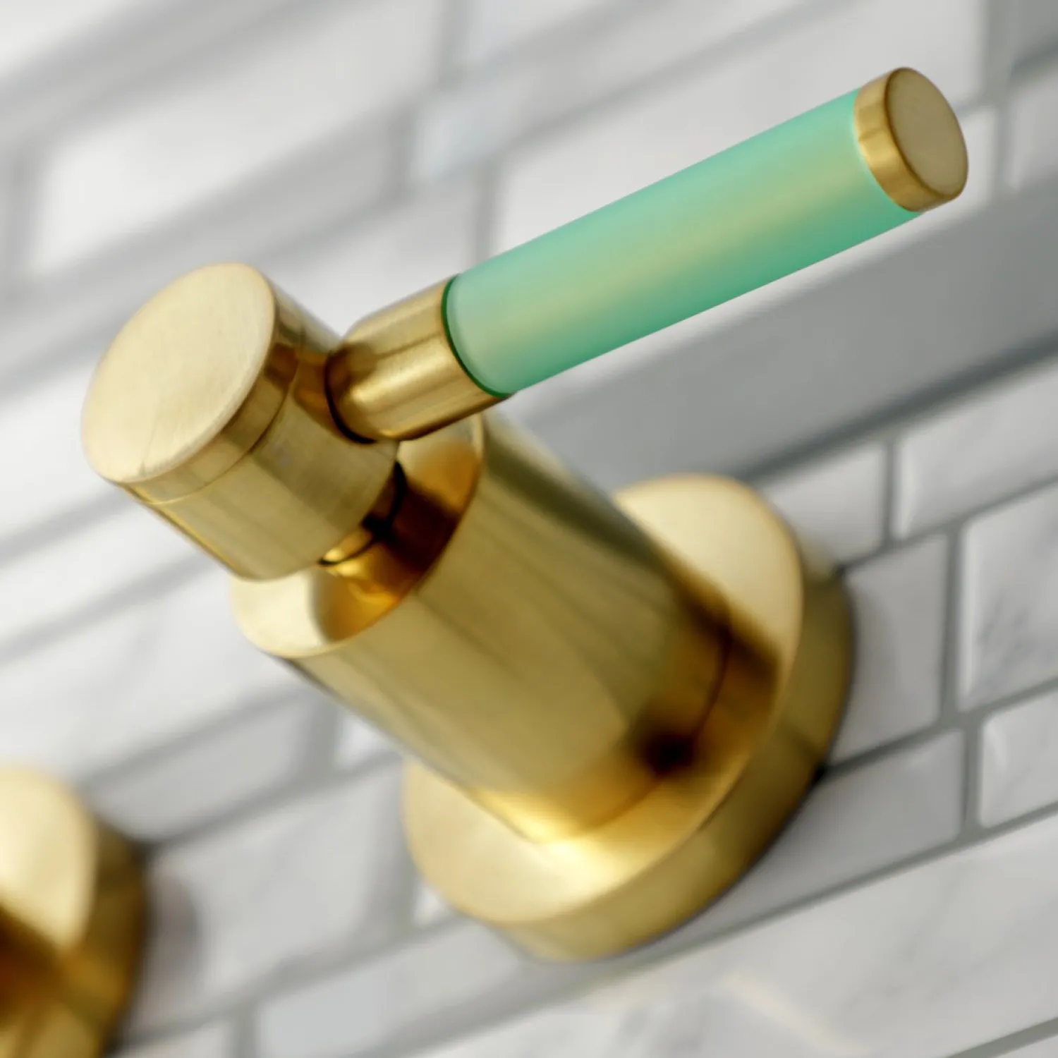 Outlet Concord 2-Handle Wall Mount Bathroom Faucet Wall Mount