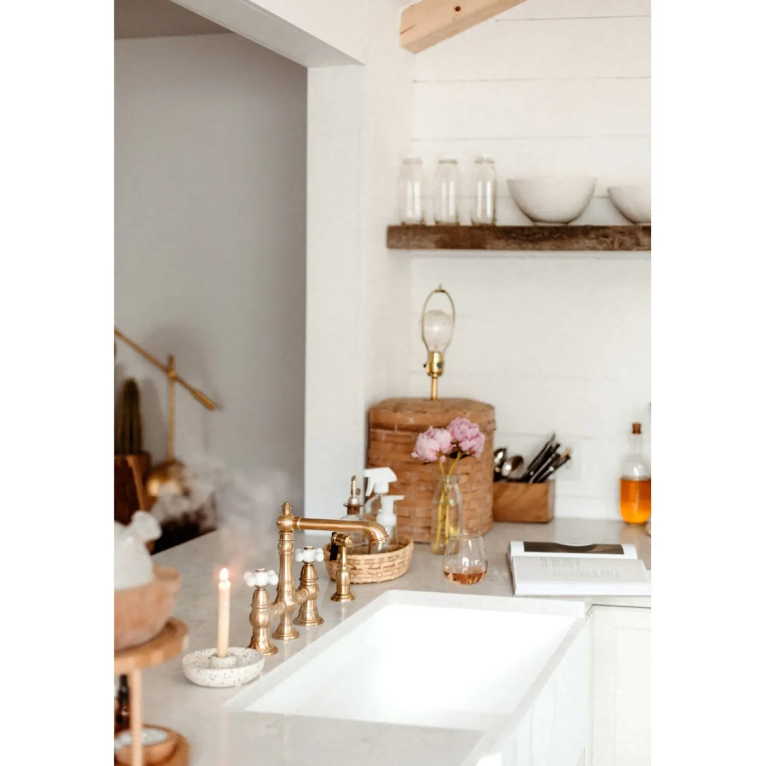 Outlet English Country 8" Bridge 4-Hole Kitchen Faucet with Sprayer Faucets With Side Spray|Bridge Faucets