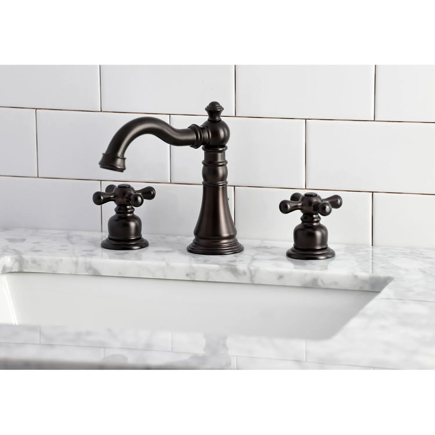 Clearance Fauceture American Classic 8" Widespread Bathroom Faucet 8" Widespread