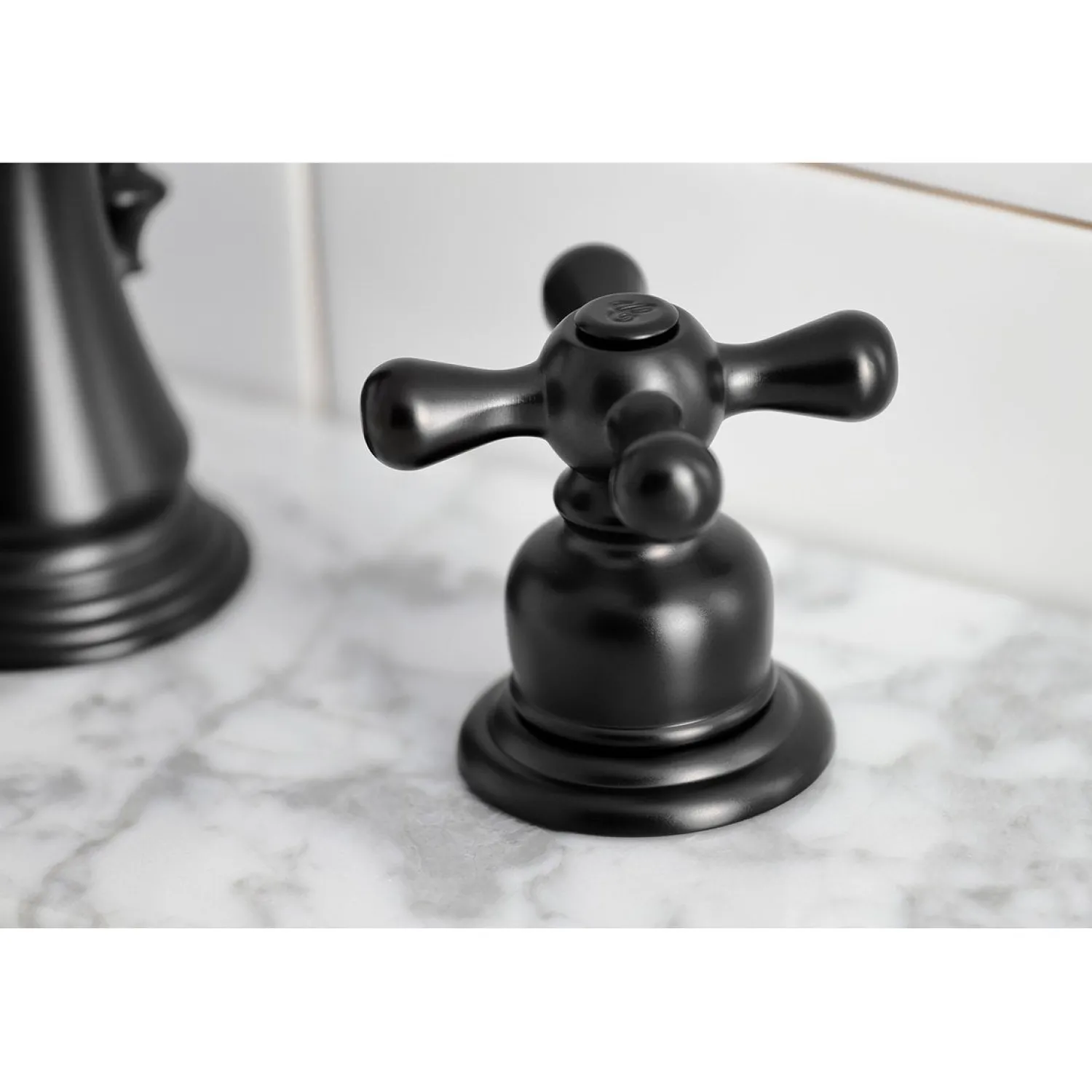Clearance Fauceture American Classic 8" Widespread Bathroom Faucet 8" Widespread
