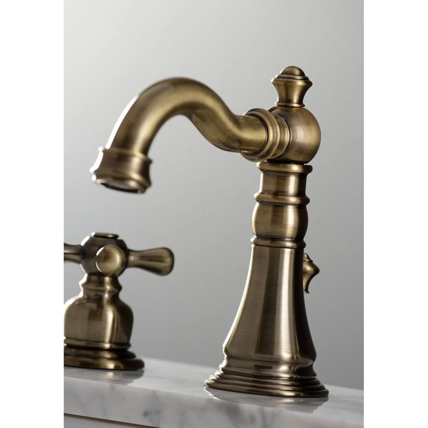 Clearance Fauceture American Classic 8" Widespread Bathroom Faucet 8" Widespread