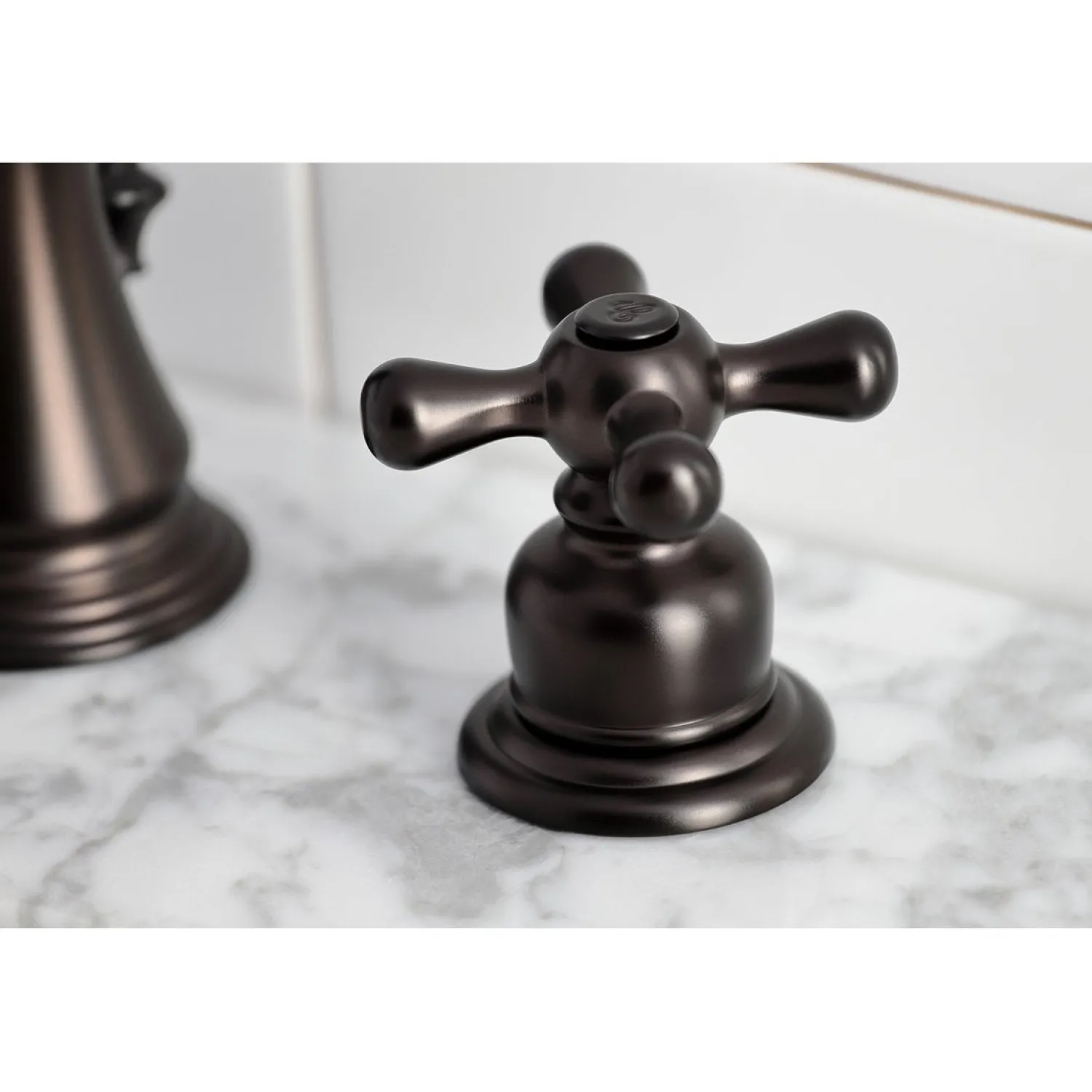 Clearance Fauceture American Classic 8" Widespread Bathroom Faucet 8" Widespread