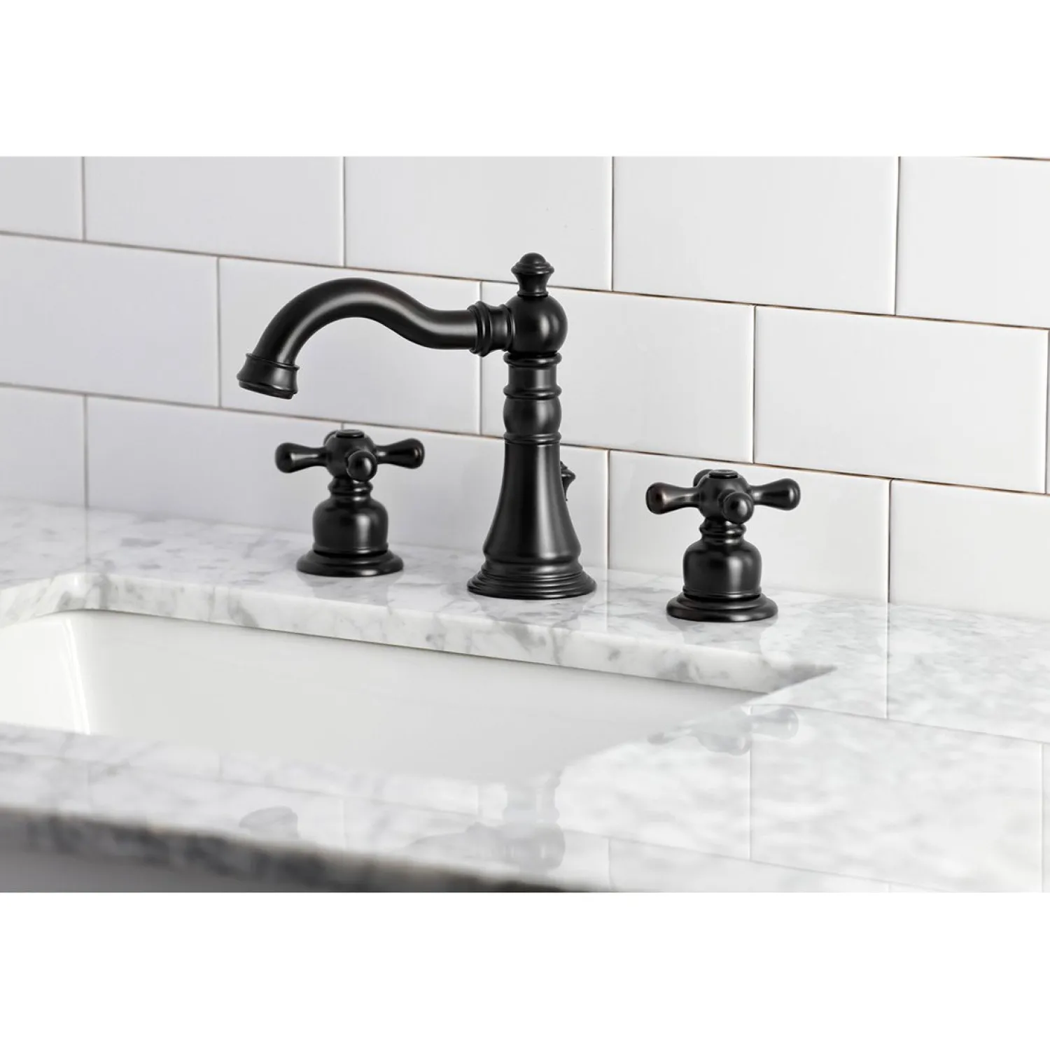 Clearance Fauceture American Classic 8" Widespread Bathroom Faucet 8" Widespread