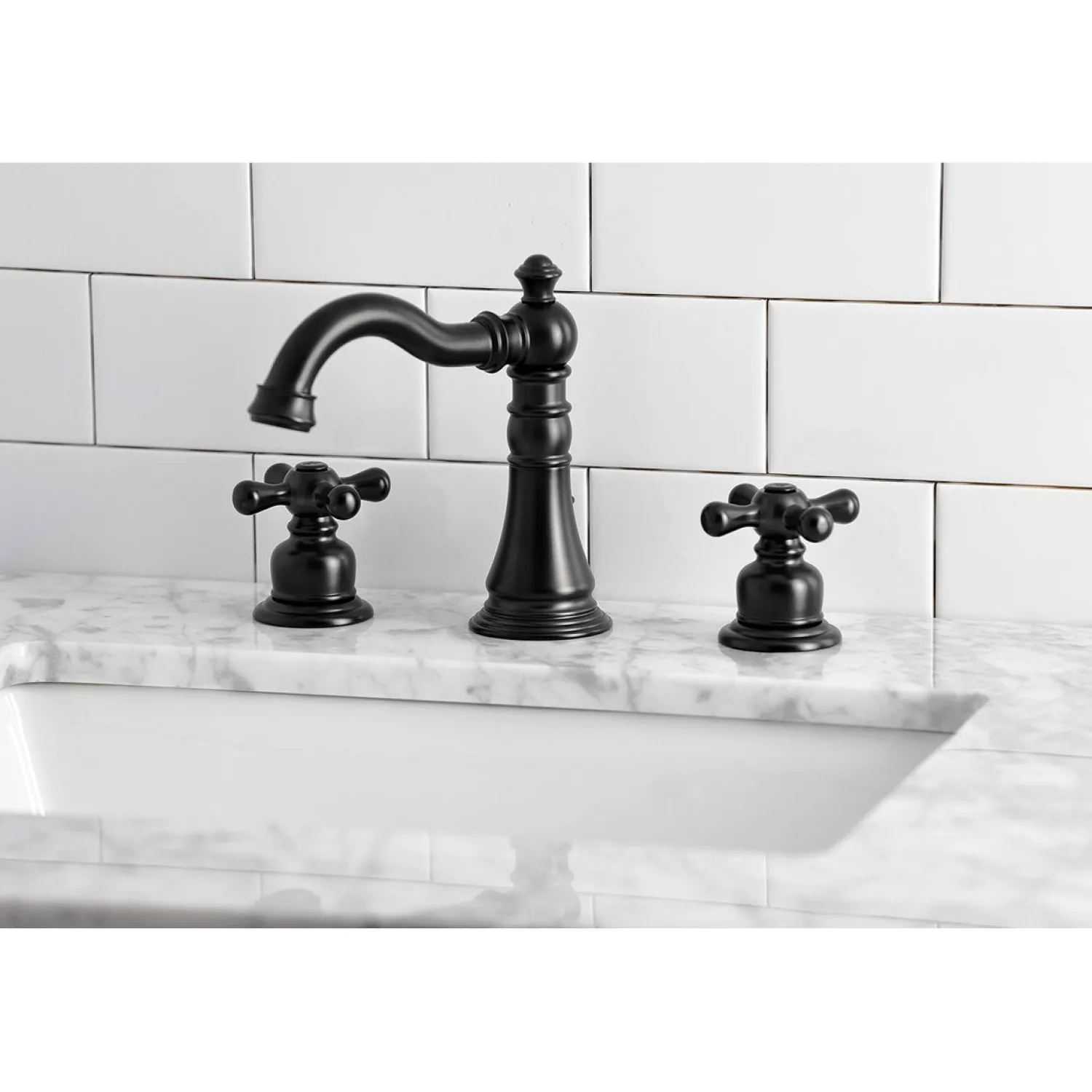 Clearance Fauceture American Classic 8" Widespread Bathroom Faucet 8" Widespread