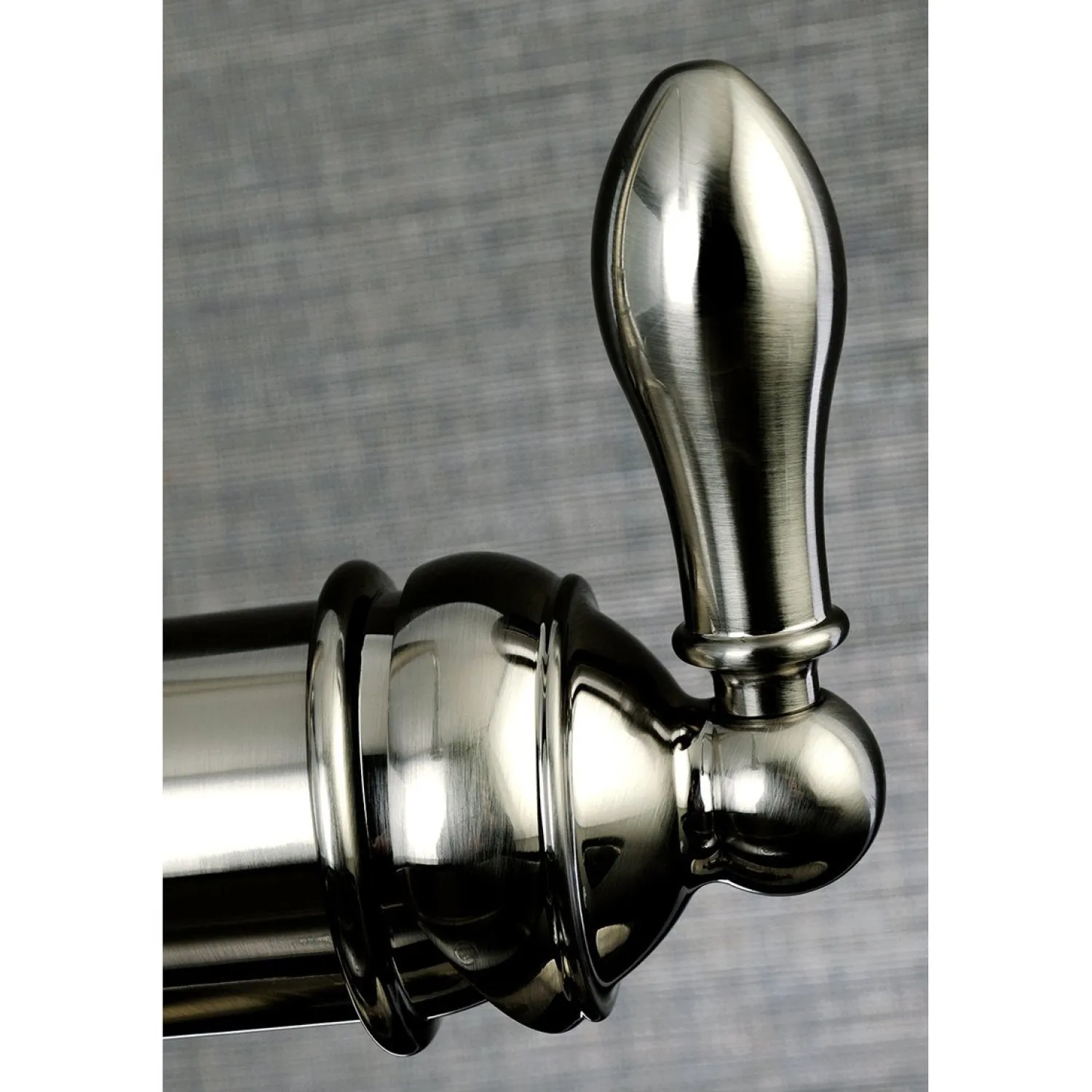 Best Gourmetier American Classic Single-Handle Pull-Down Sprayer Kitchen Faucet Single Hole