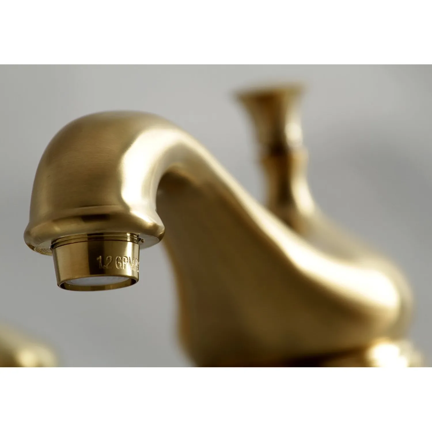Clearance Heritage 8-Inch Widespread Deck Mount Bathroom Faucet 8" Widespread