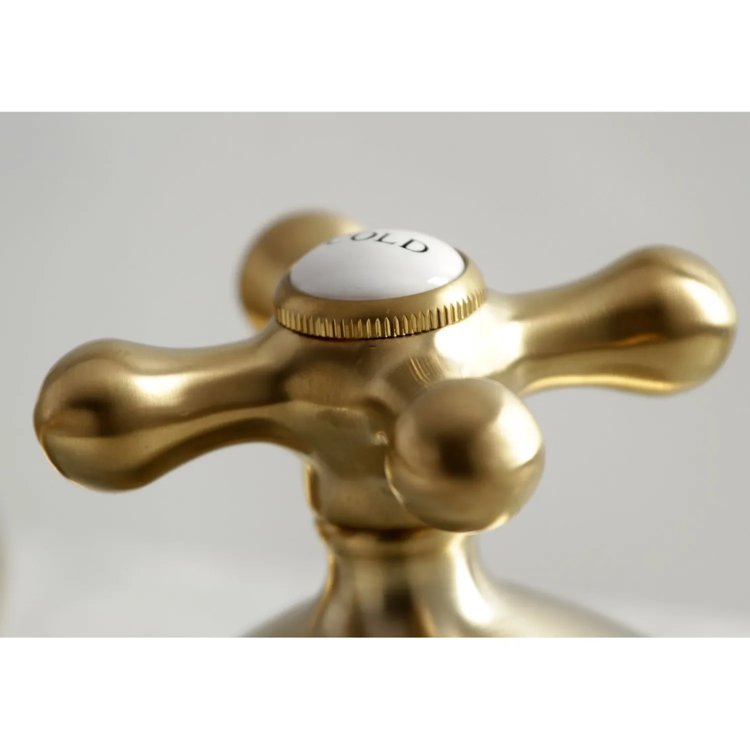 Clearance Heritage 8-Inch Widespread Deck Mount Bathroom Faucet 8" Widespread