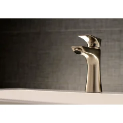 Outlet Millennium Single-Handle Bathroom Faucet Single Hole