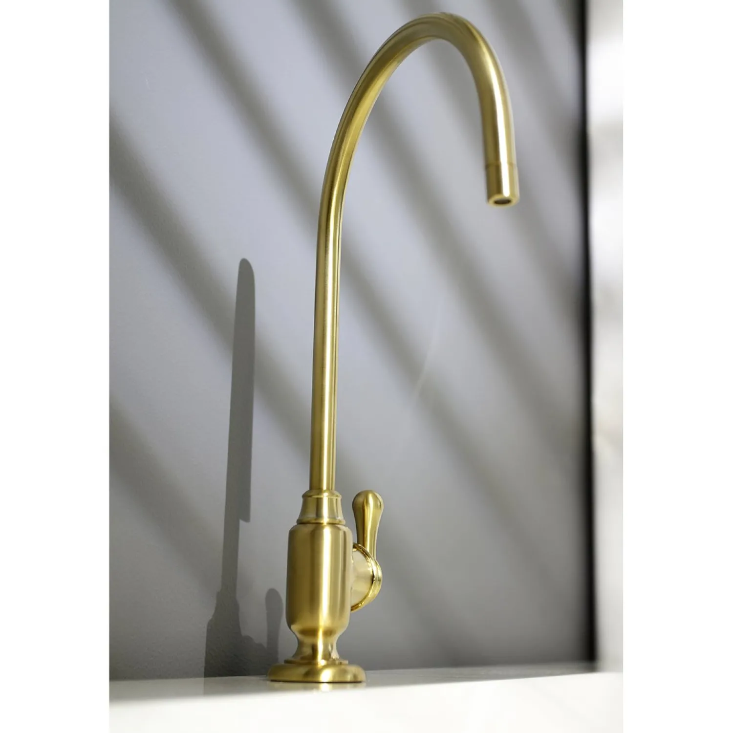 New Royale Single-Handle Water Filtration Faucet Single Hole