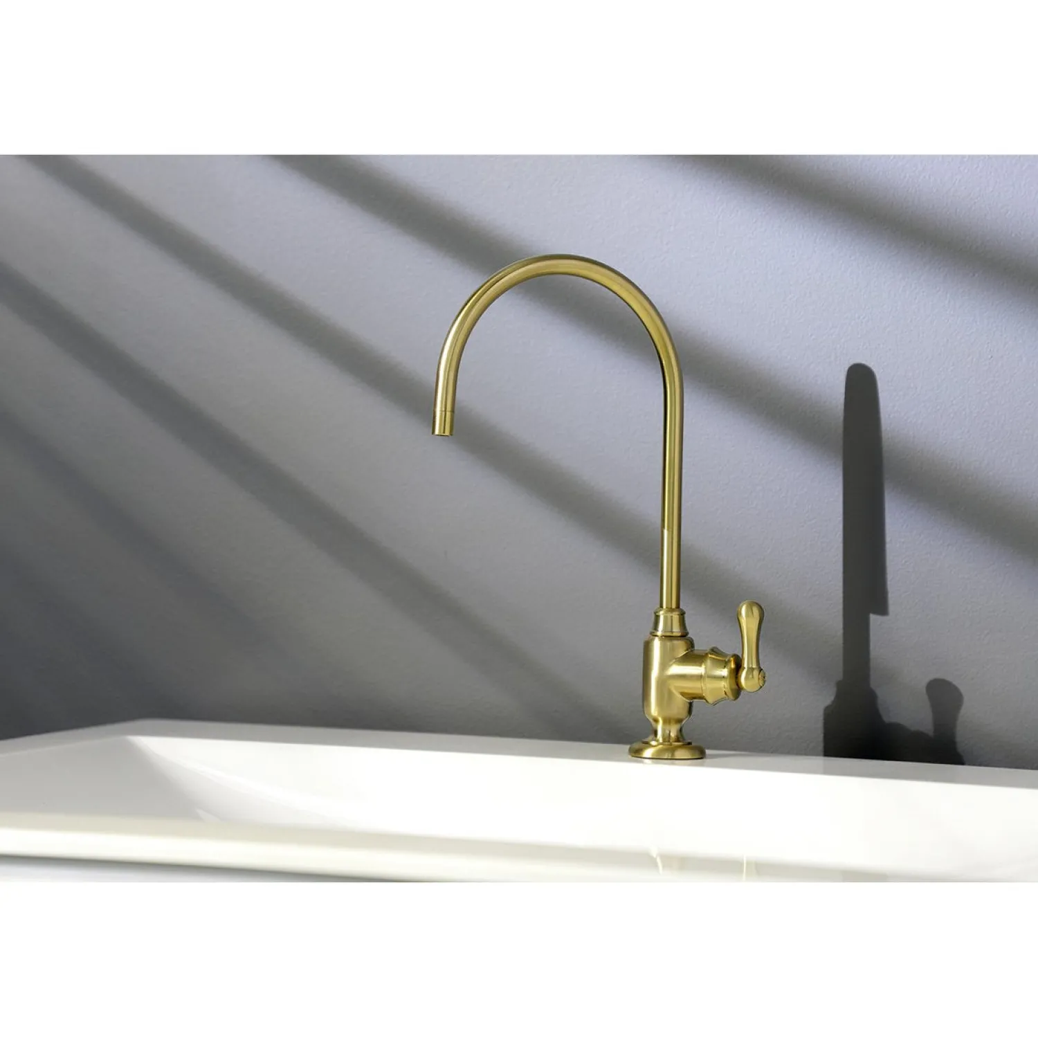 New Royale Single-Handle Water Filtration Faucet Single Hole