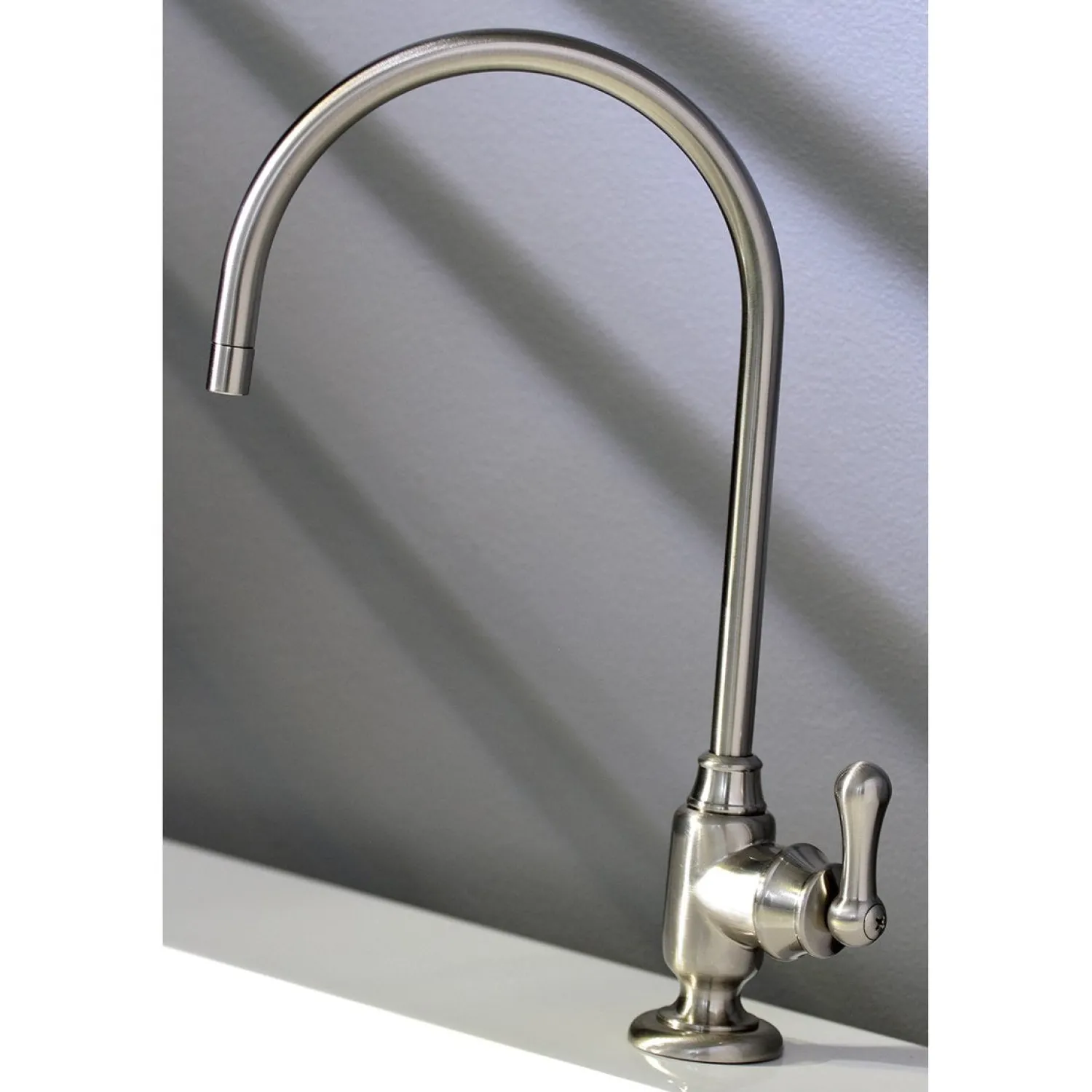 New Royale Single-Handle Water Filtration Faucet Single Hole