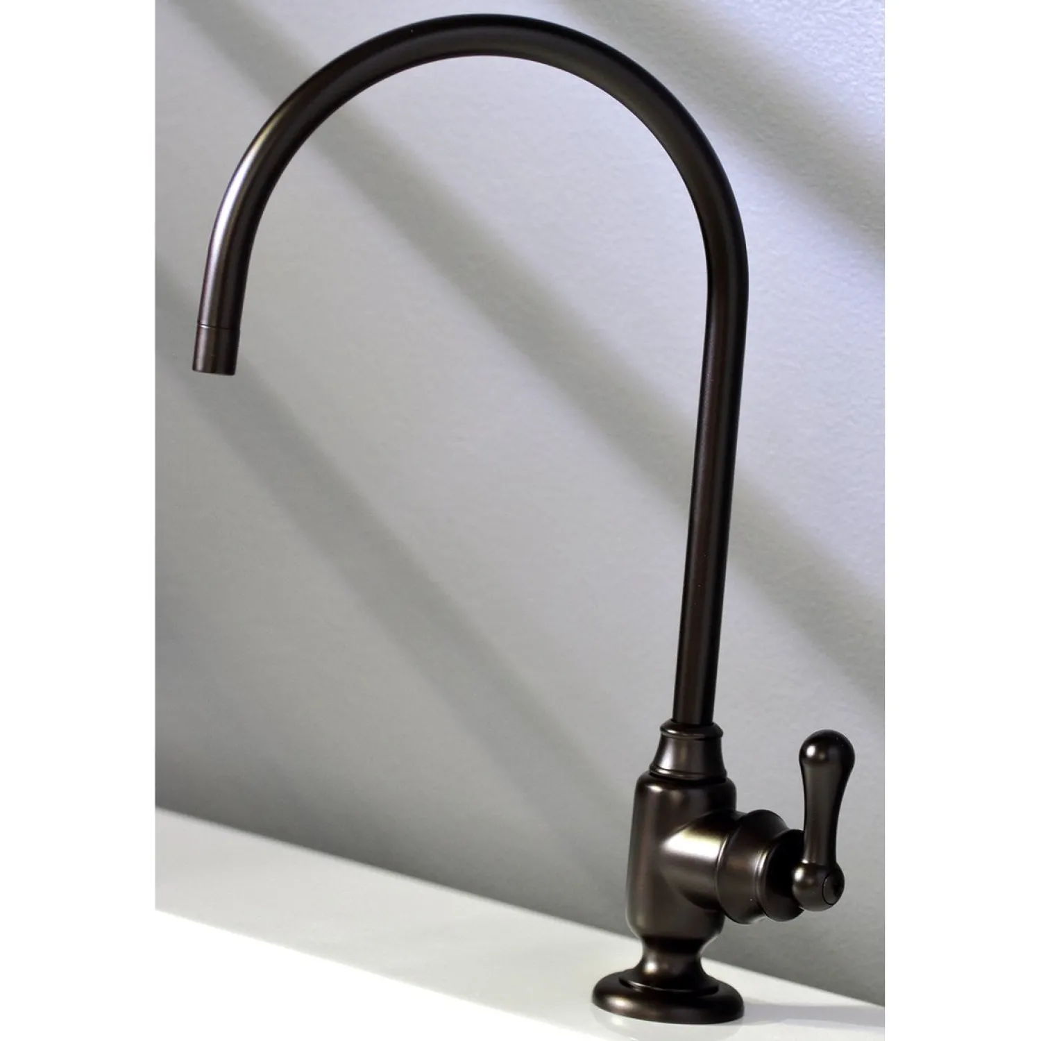 New Royale Single-Handle Water Filtration Faucet Single Hole