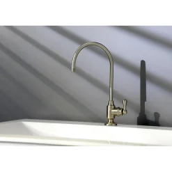 New Royale Single-Handle Water Filtration Faucet Single Hole