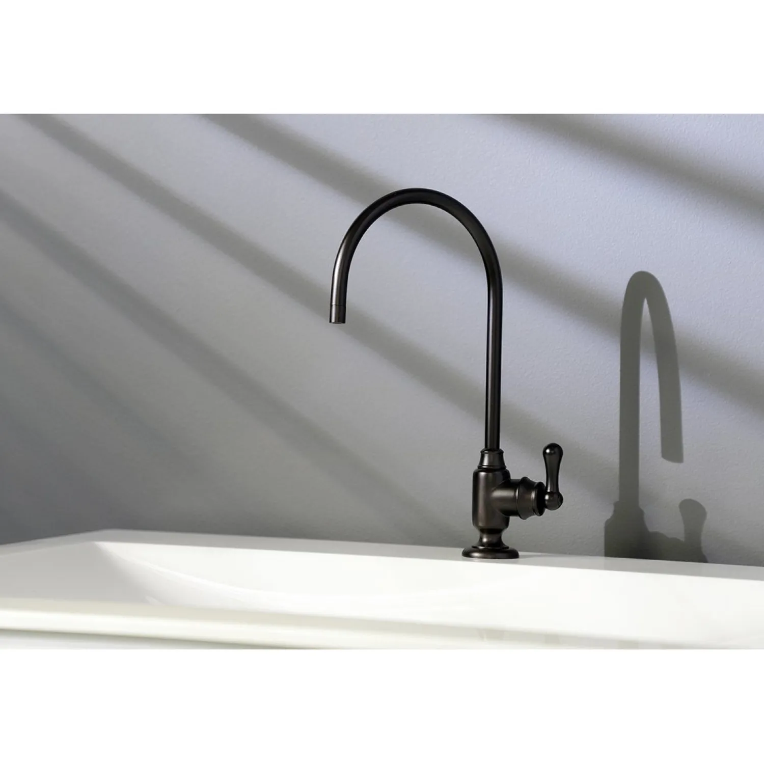 New Royale Single-Handle Water Filtration Faucet Single Hole