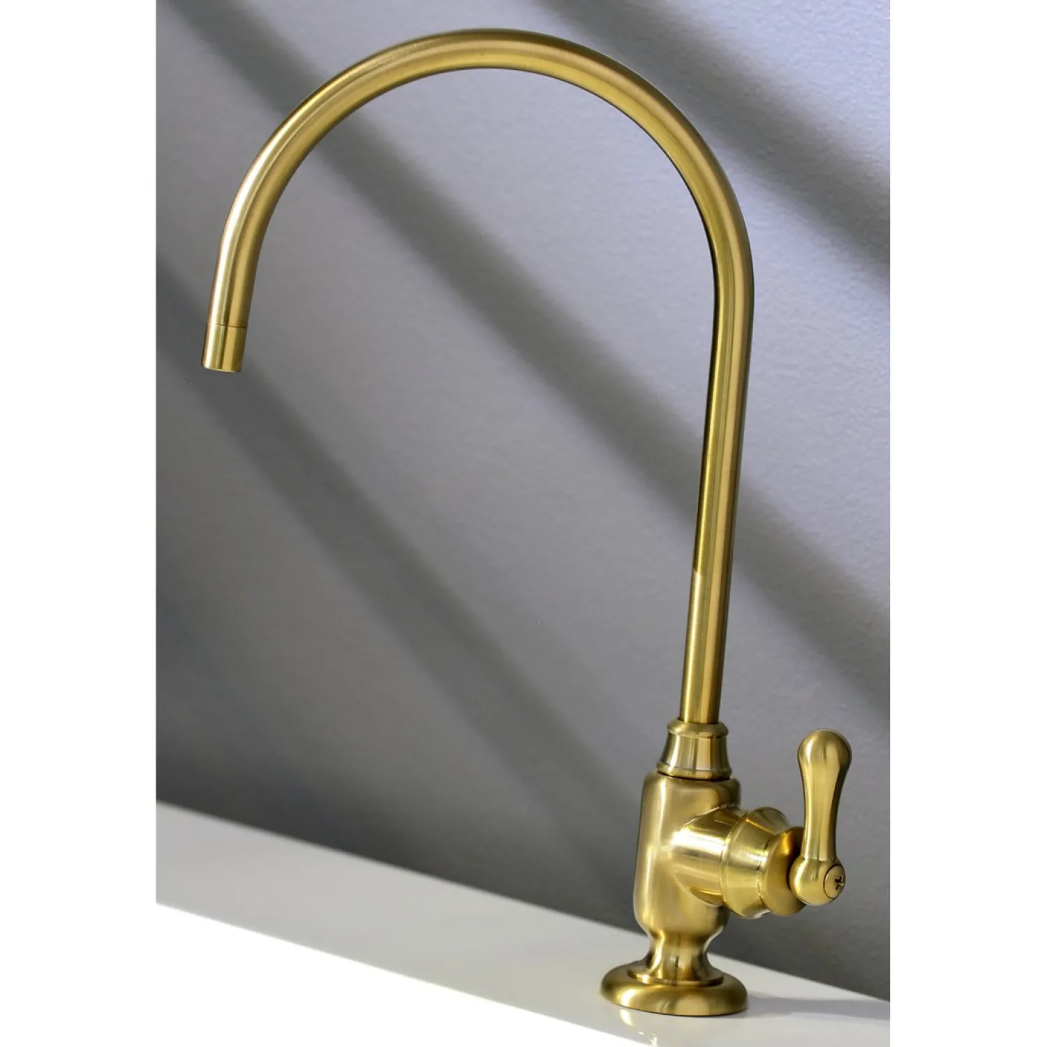New Royale Single-Handle Water Filtration Faucet Single Hole