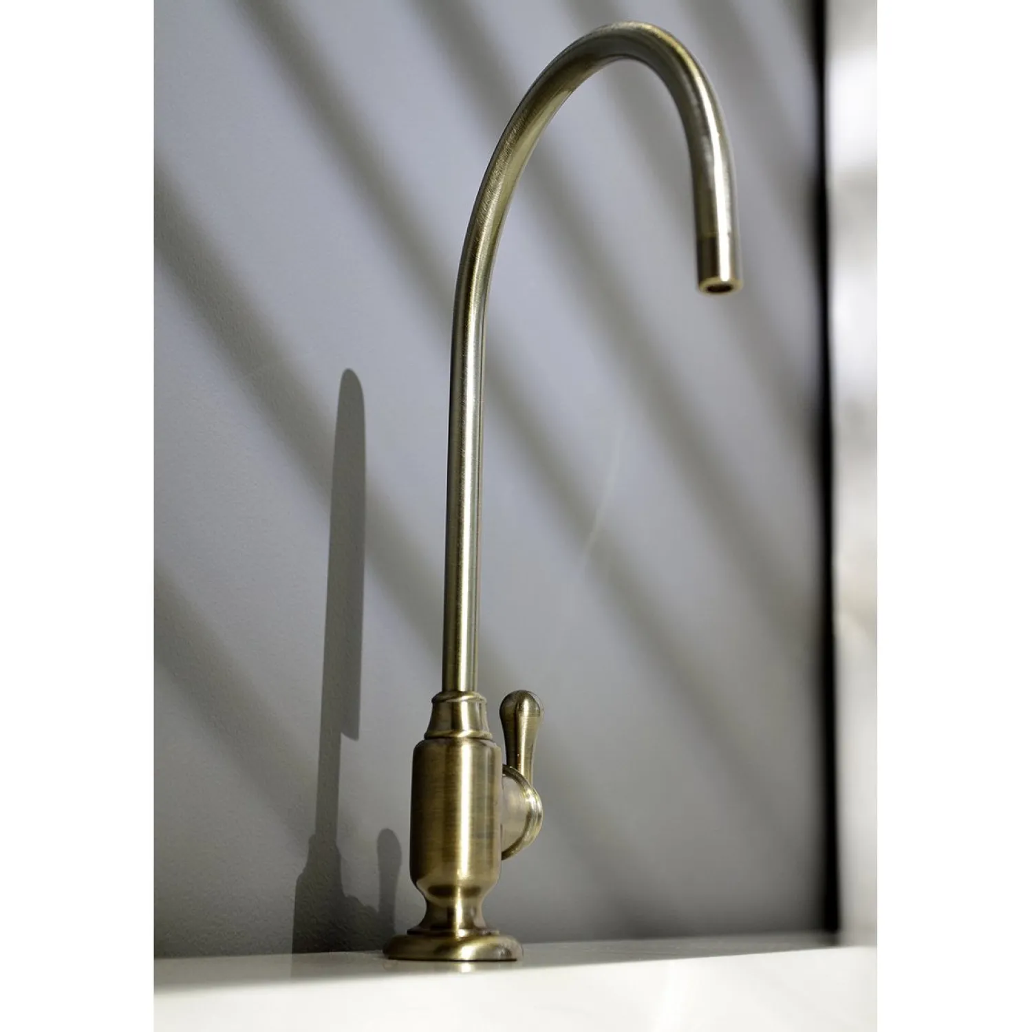 New Royale Single-Handle Water Filtration Faucet Single Hole