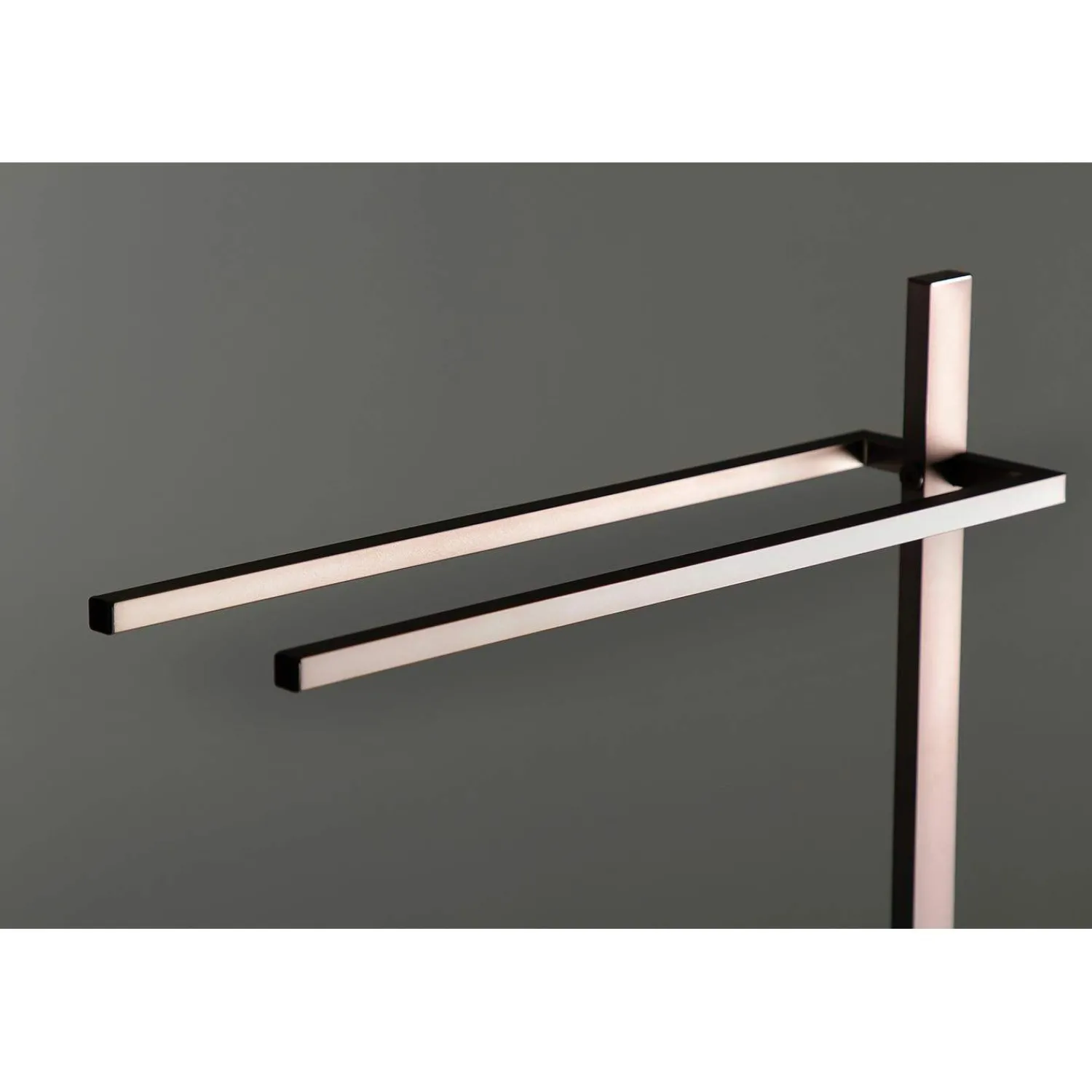 Clearance SCC860X-P Edenscape Pedestal Dual Towel Rack Free-Standing Towel Racks