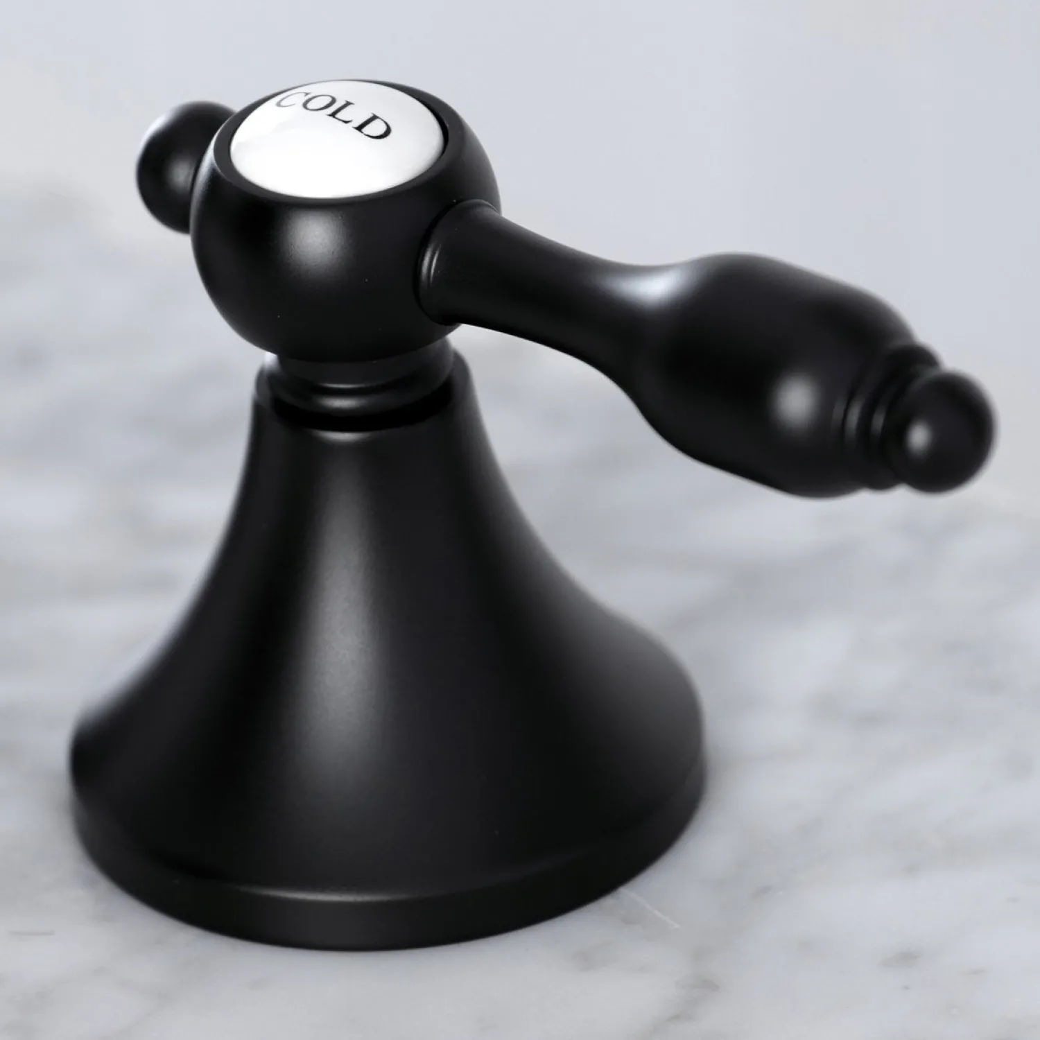 Outlet Tudor 8-Inch Widespread Bathroom Faucet 8" Widespread