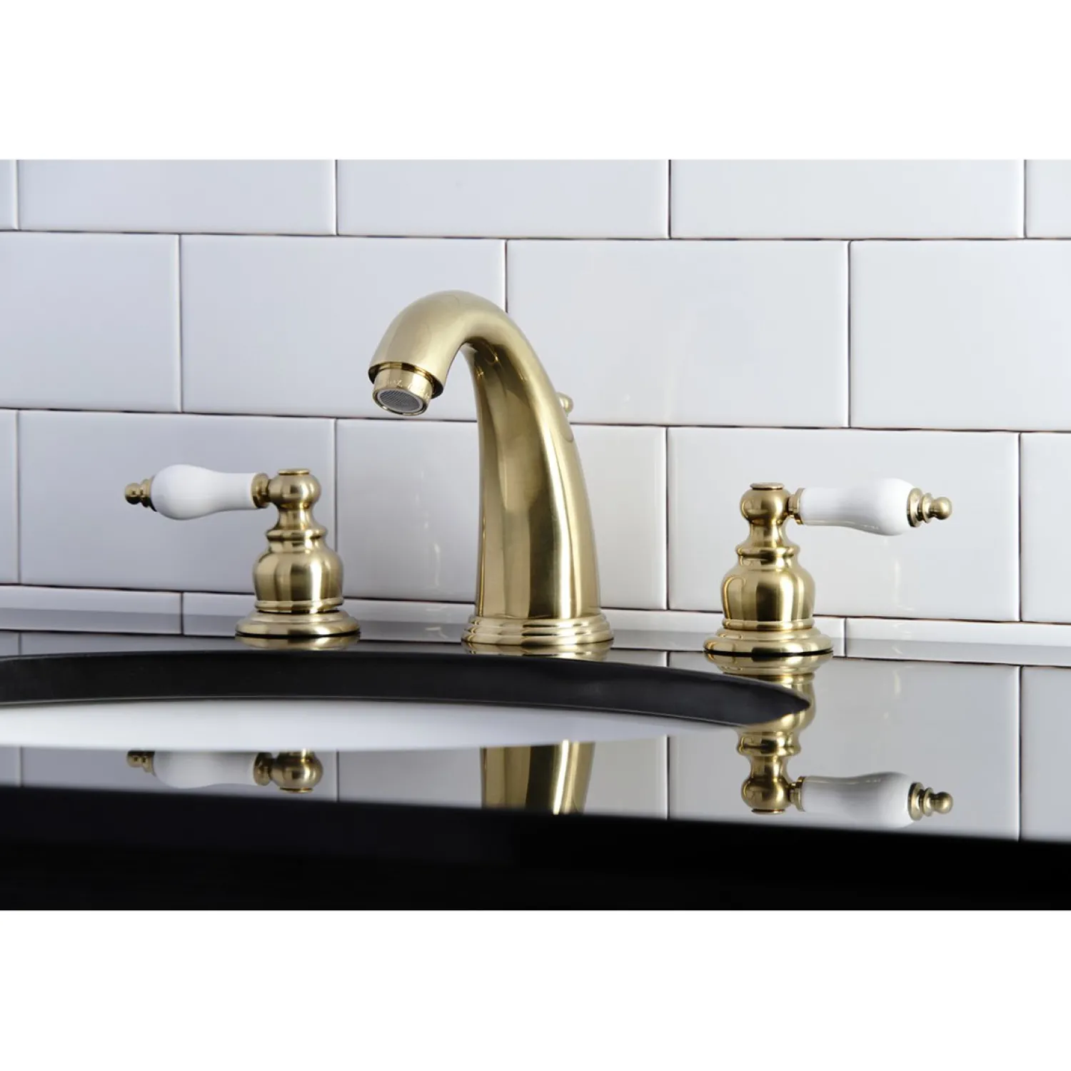 Outlet Victorian Two-Handle 8-Inch Widespread Bathroom Faucet 8" Widespread