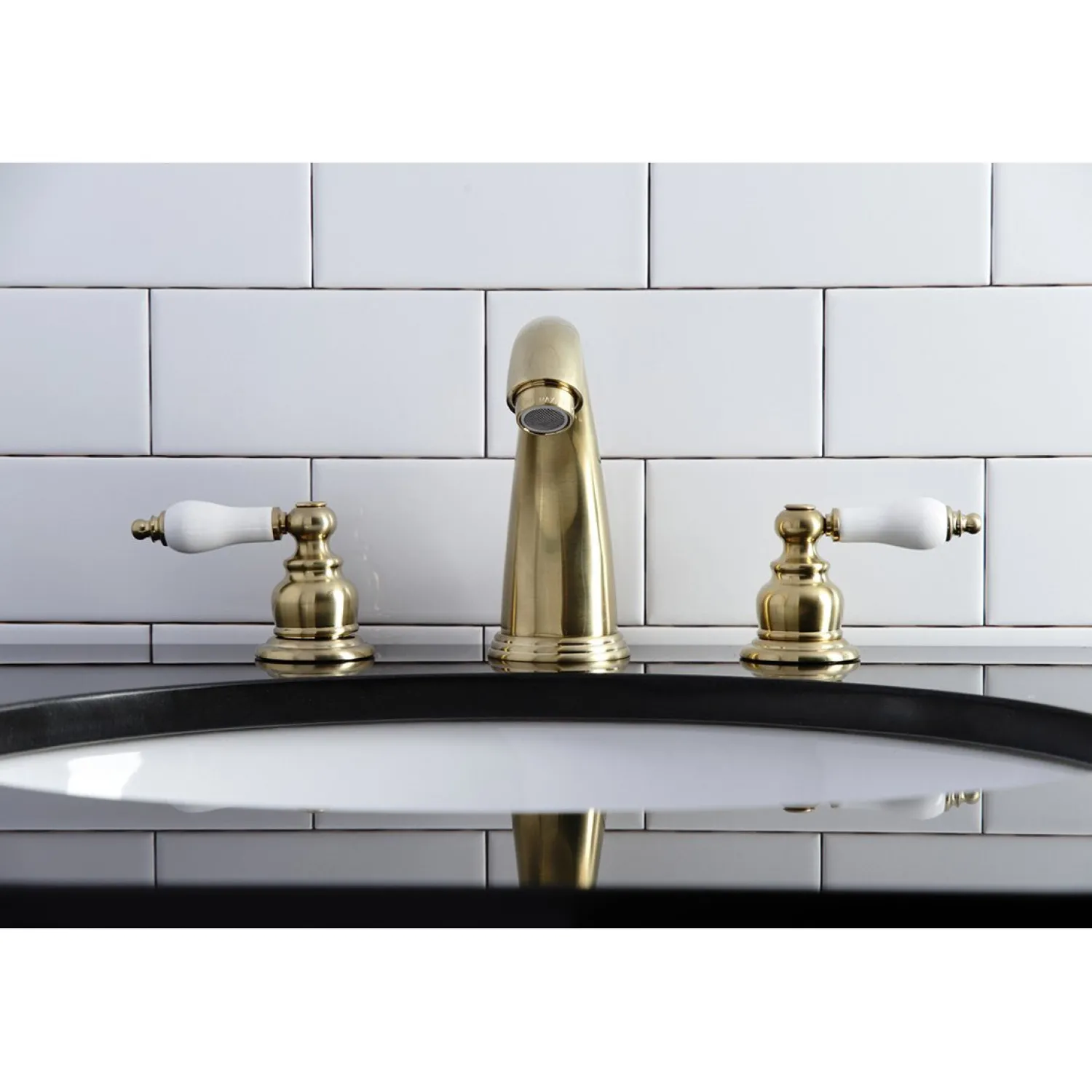 Outlet Victorian Two-Handle 8-Inch Widespread Bathroom Faucet 8" Widespread
