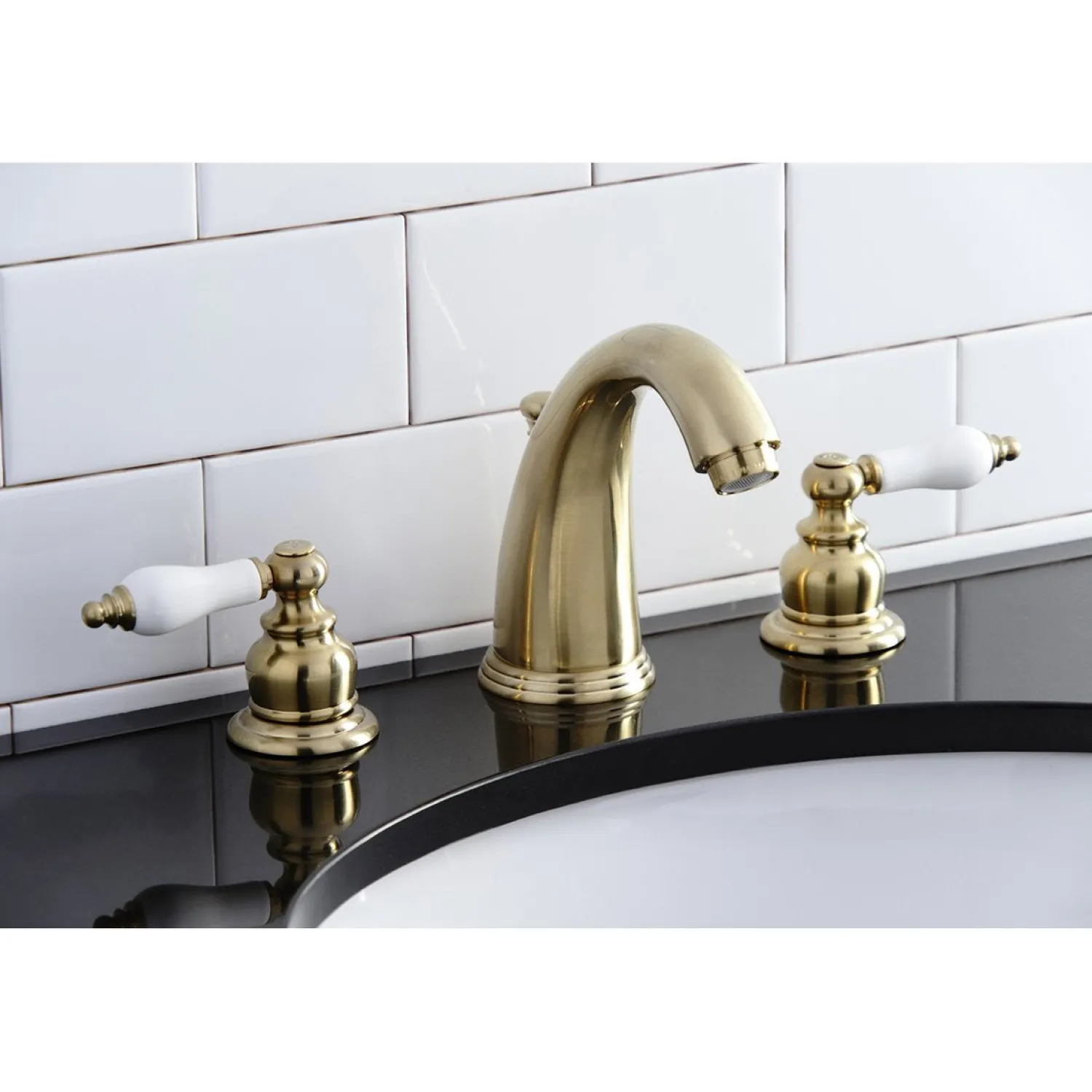 Outlet Victorian Two-Handle 8-Inch Widespread Bathroom Faucet 8" Widespread