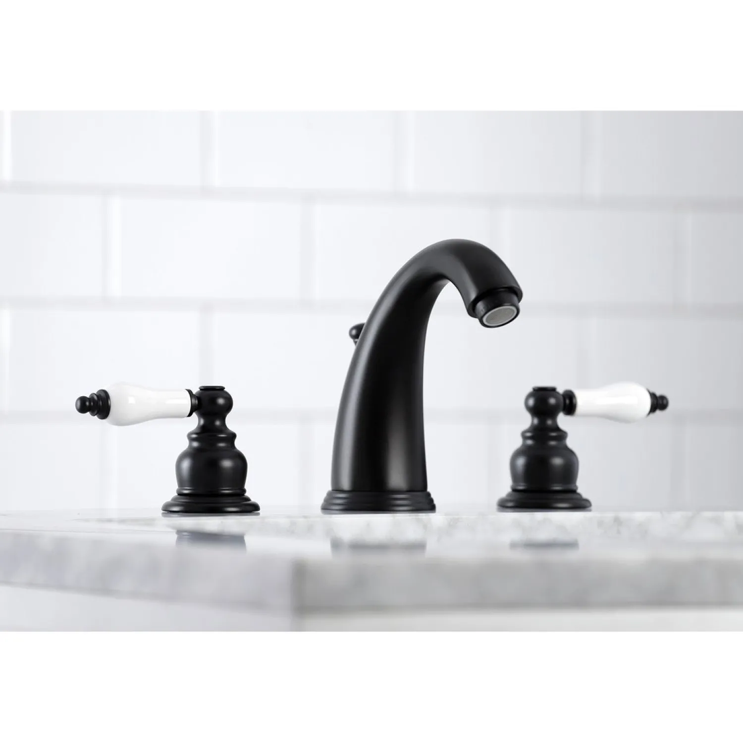Outlet Victorian Two-Handle 8-Inch Widespread Bathroom Faucet 8" Widespread