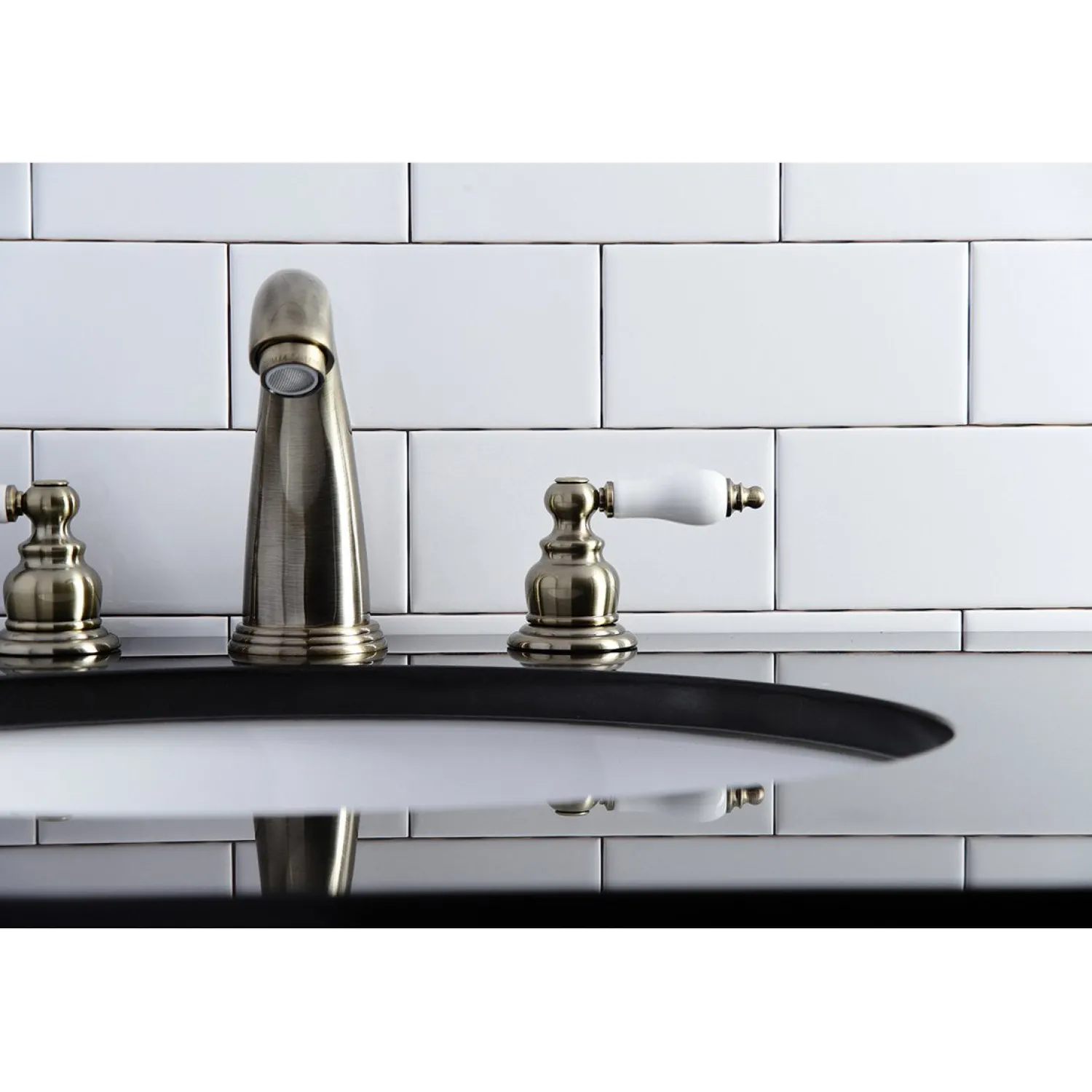 Outlet Victorian Two-Handle 8-Inch Widespread Bathroom Faucet 8" Widespread