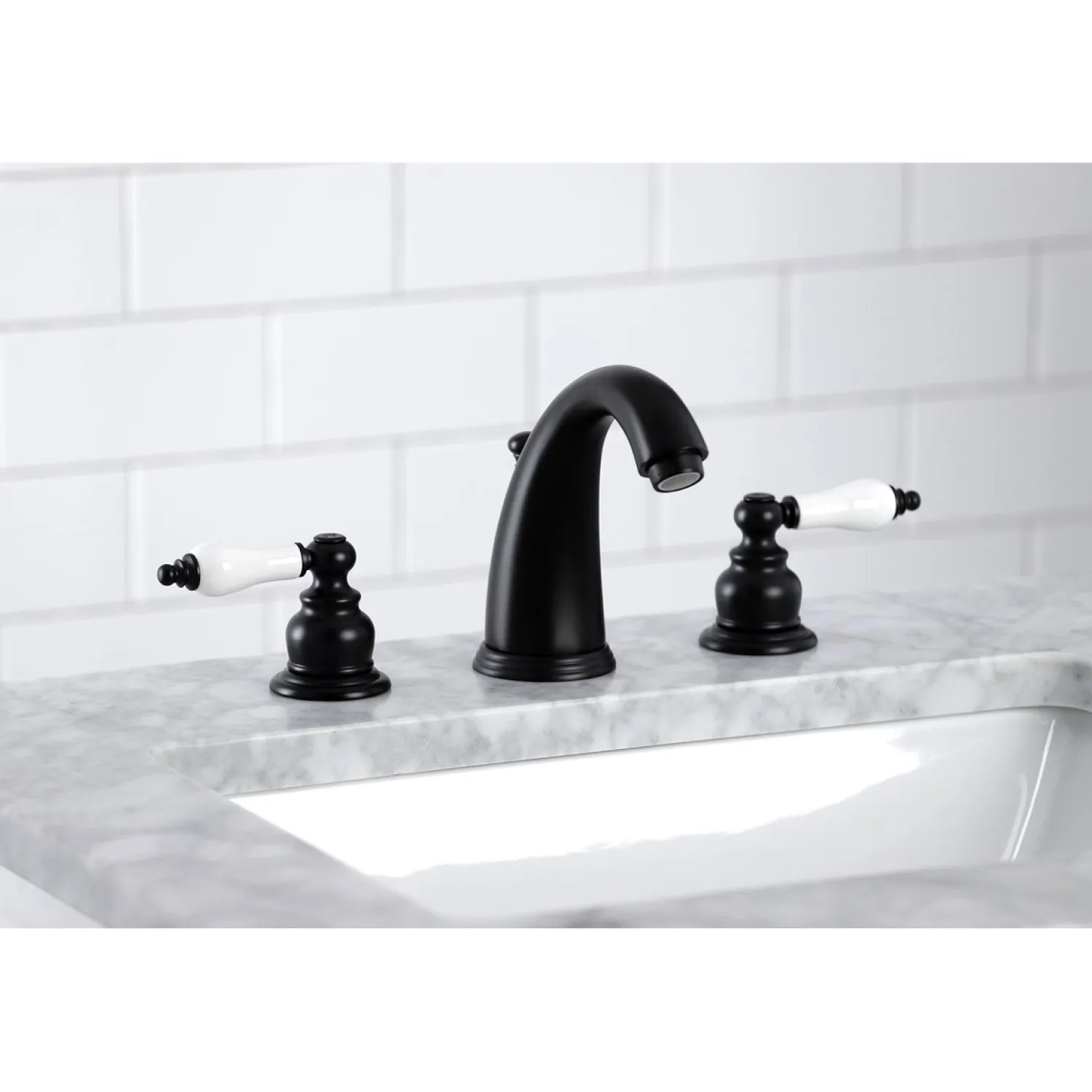 Outlet Victorian Two-Handle 8-Inch Widespread Bathroom Faucet 8" Widespread