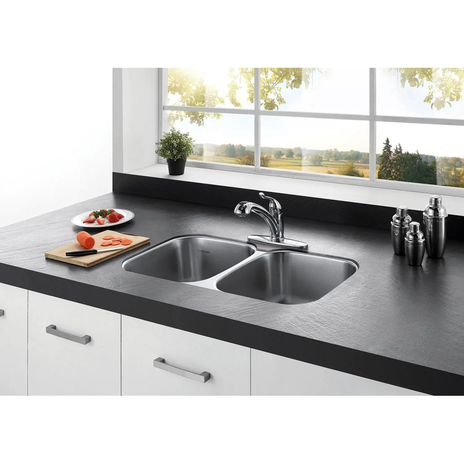 New Yosemite Single-Handle Pull-Out Kitchen Faucet Single Hole