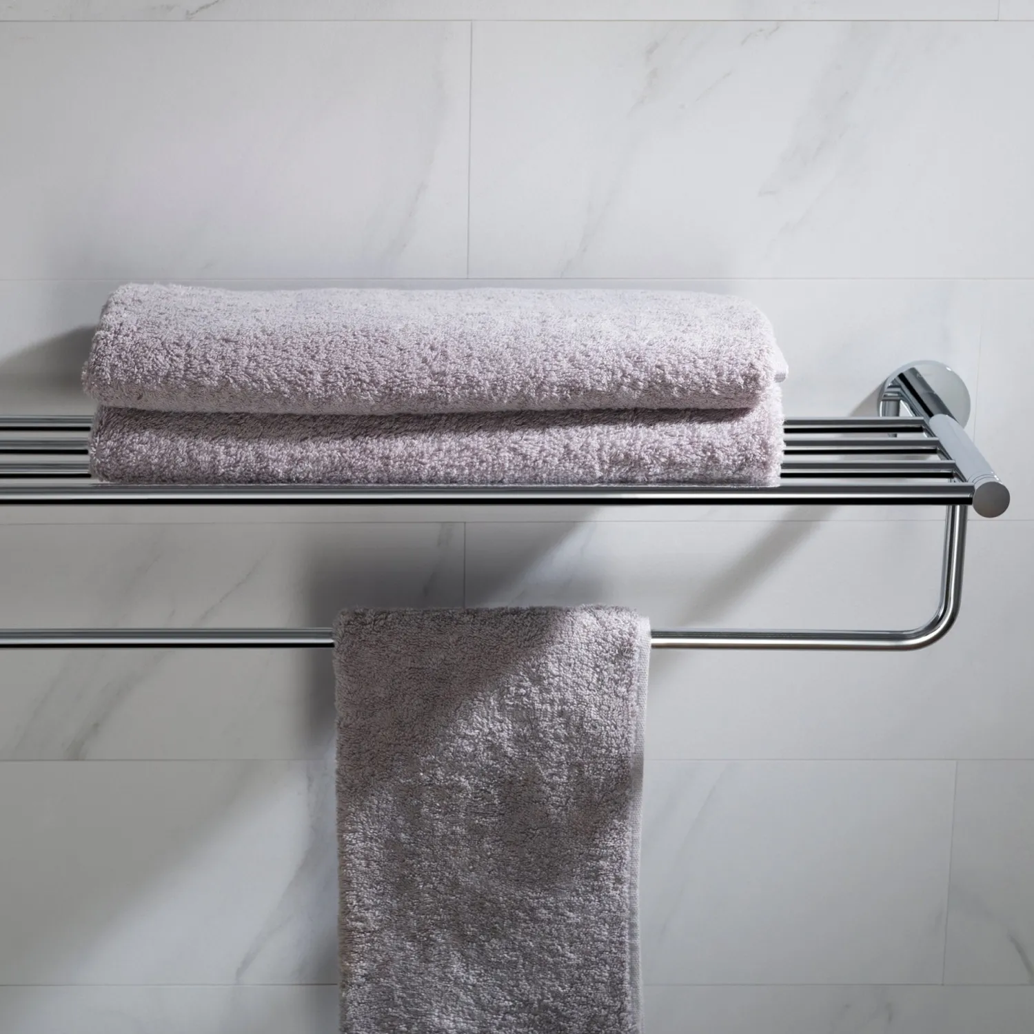 Clearance Elie Bathroom Shelf with Towel Bar Shelves|Towel Bars