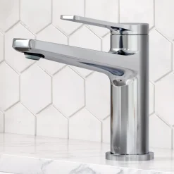 Best Indy Single Handle Bathroom Faucet with Matching Pop-Up Drain in Chrome Single Hole