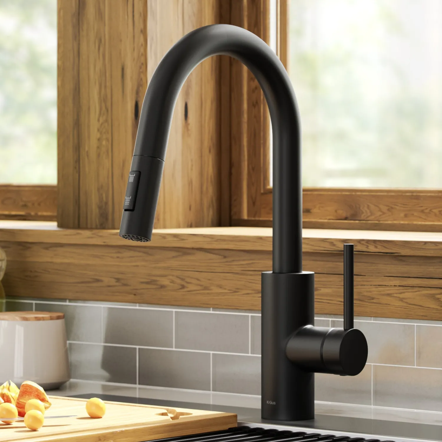 Oletto Pull-Down Single Handle Kitchen Faucet in Matte Black Single Hole