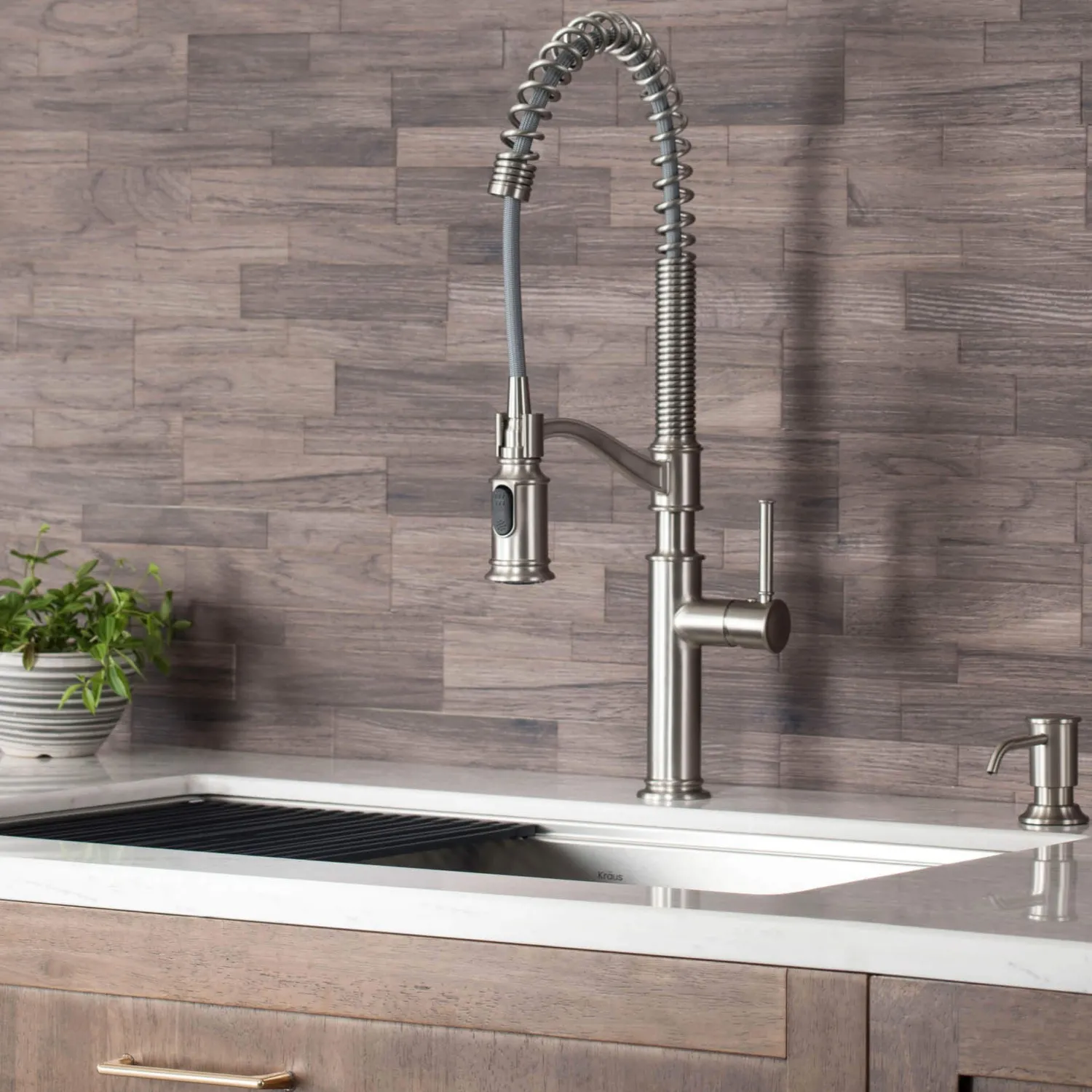 Online Sellette Commercial Style Pull-Down Kitchen Faucet with Deck Plate and Soap Dispenser in Spot Free Stainless Steel Single Hole