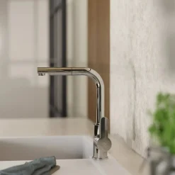 Hot Kitchen Faucet with Pull-Out Straight Spout in Chrome Single Hole